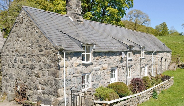 3 bedroom accommodation in Bala