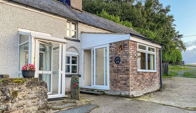 3 bedroom accommodation in Bala