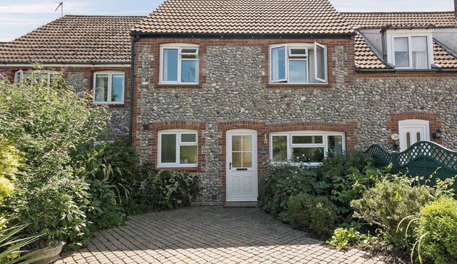 3 bedroom accommodation in Weybourne, near Holt
