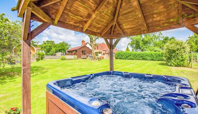 3 bedroom accommodation in Northiam, near Rye