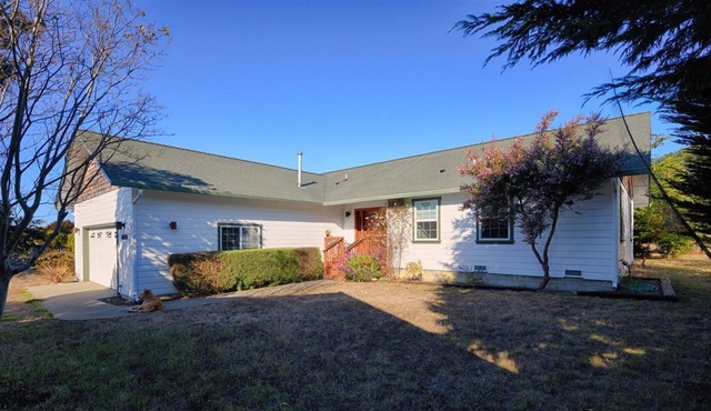 3 bedroom accommodation in Elk