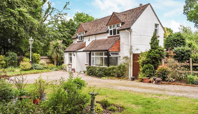 3 bedroom accommodation in Woodgreen, Fordingbridge