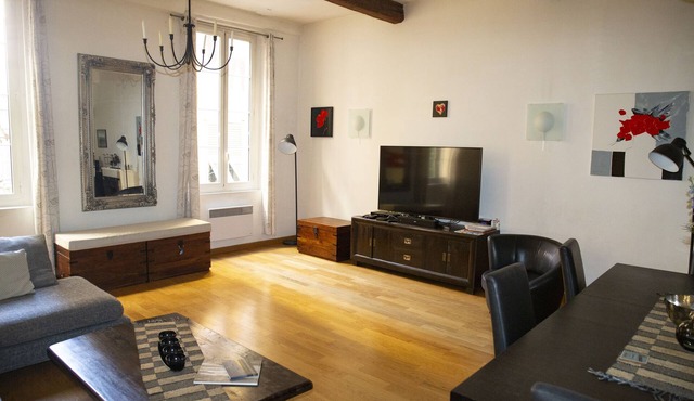 3 Bedroom Air Conditioned Apartment In The Heart Of Old Town Nice