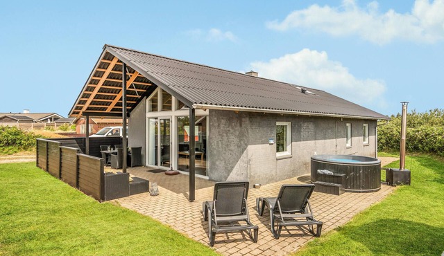 3 bedroom amazing home in Hvide Sande