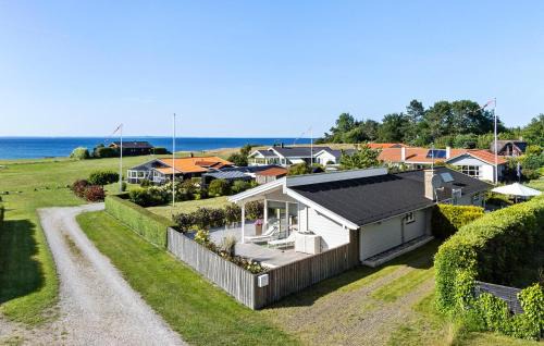 3 Bedroom Amazing Home In Brenderup Fyn