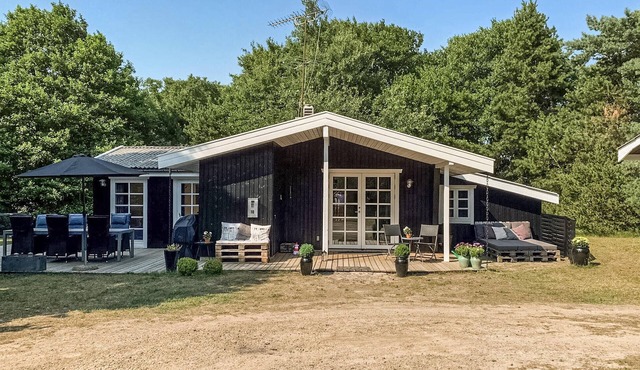 3 bedroom amazing home in Aakirkeby