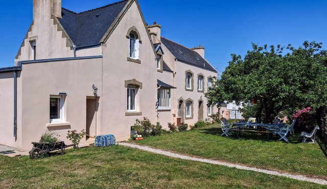 3 bedroom amazing home in Plouhinec