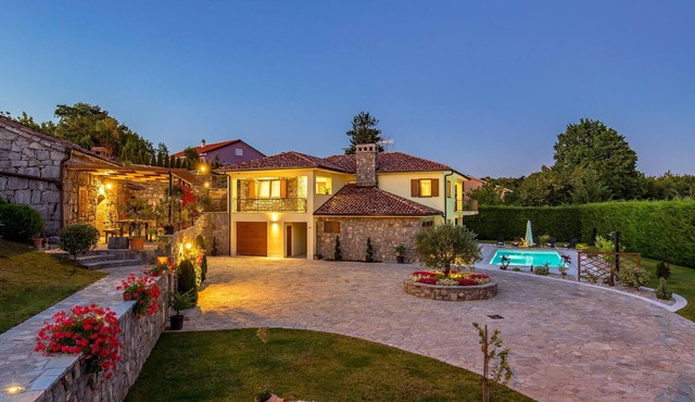 3 bedroom amazing home in Mucici