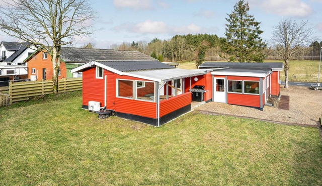 3 bedroom amazing home in Give