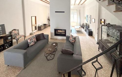 3 Bedroom Amazing Home In Llaurí
