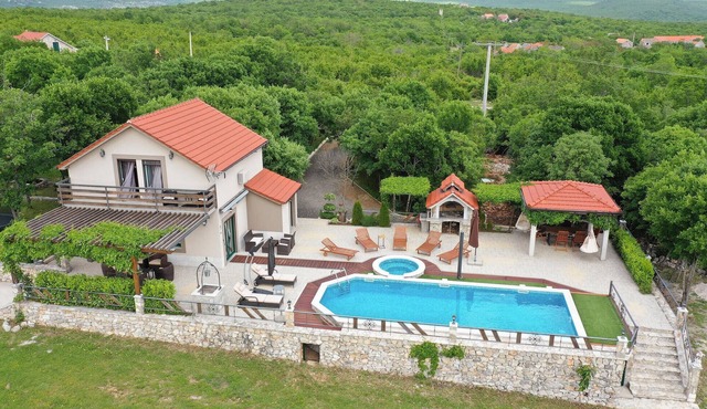 3 bedroom amazing home in Grab