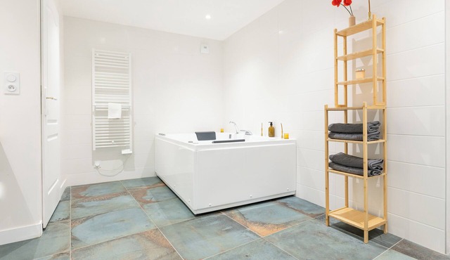 3-bedroom apartment in Paray-le-Monial with AC, WiFi ,SPA and private parking