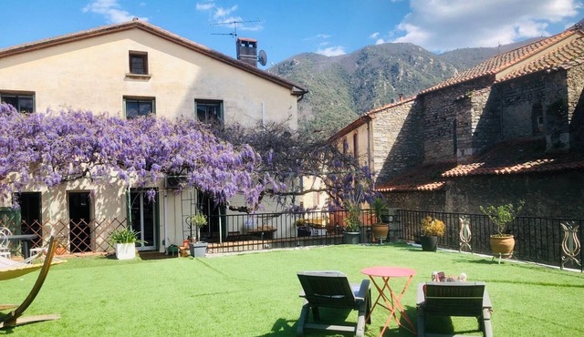 3-bedroom apartment in the heart of a medieval village in Vallespir (Pyrenees).
