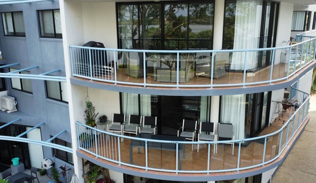 3 Bedroom Apartment right on Maroochydore River