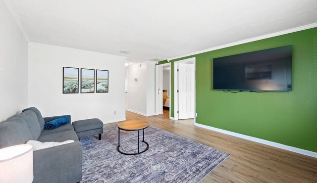 3-bedroom apartment with AC in Jacksonville