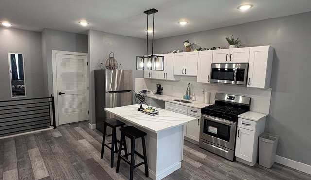 3-bedroom apartment in amazing Philadelphia with AC, WiFi