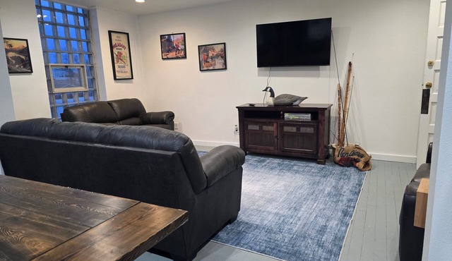 3-Bedroom Apartment Above The Blue Goose – Perfect for SDSU Fans & Hunters