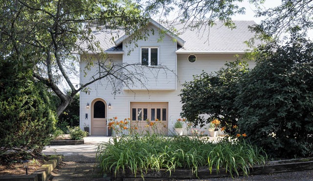 3-bedroom apartment in charming Granville less than 1 mile from Denison