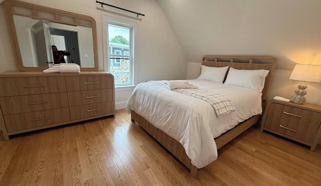 3-bedroom apartment in brilliant Boston with WiFi, AC