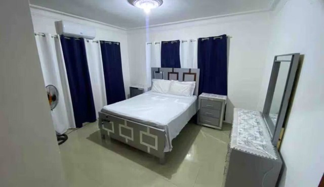 3-bedroom apartment in charming Baní with AC