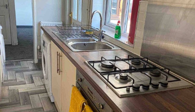 3-bedroom apartment in welcoming Golborne with WiFi