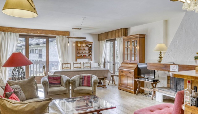 3-bedroom apartment in Megève with parking and wifi, near the center