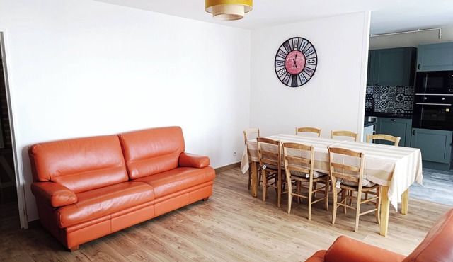 3-bedroom apartment in Sedan, 5 minutes from Europe's largest fortified castle.