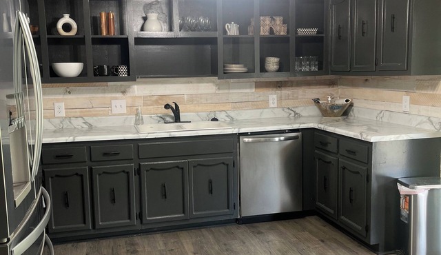 3-bedroom apartment in cool Cullman with AC, WiFi