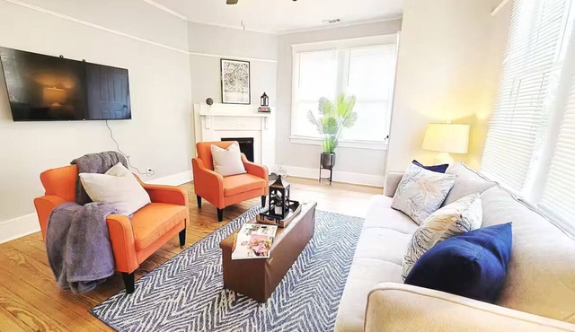 3-bedroom apartment in charming Savannah with AC