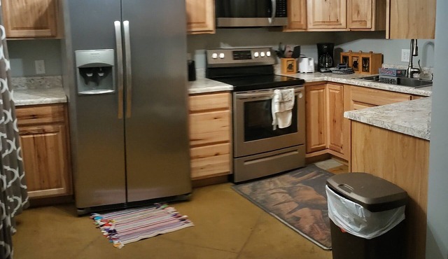 3 Bedroom apartment minutes away from Long Branch and Thomas Hill Lakes