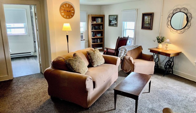 3-bedroom apartment near hospital and Erie Canal