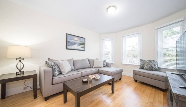 3 Bedroom Apartment with Parking