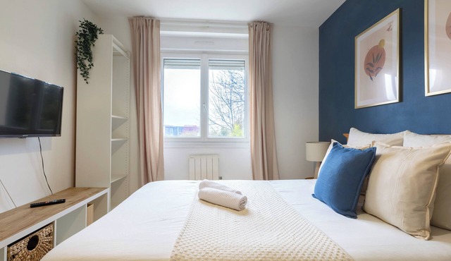 3-bedroom apartment with garden & veranda