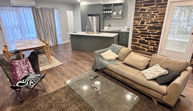 3 Bedroom Apt City, with Yard, Pet Friendly