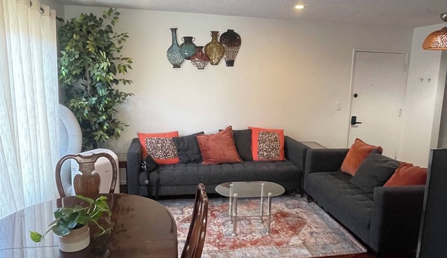 3-Bedroom Apt - Heart of Redondo Beach. Near LAX/Northrup/Hospital/Forum/Sofi