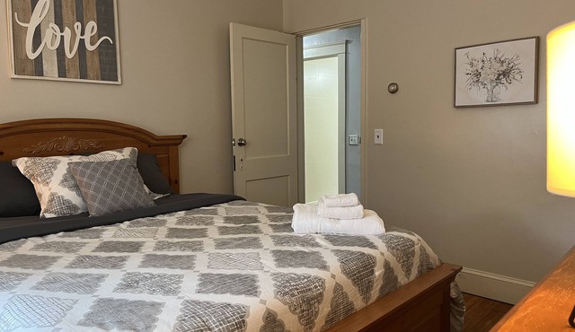 3-Bedroom Apt Near Prov College & Downtown Providence