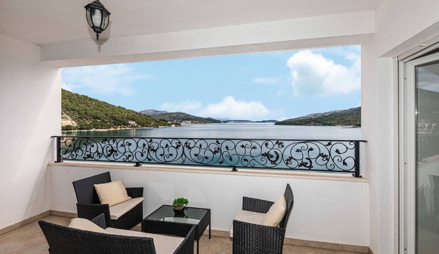 3 bedroom awesome apartment in Marina