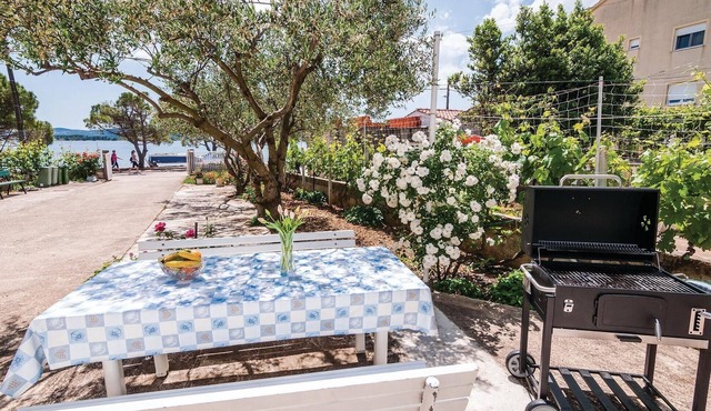 3 bedroom awesome apartment in Turanj