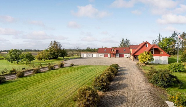 3 bedroom awesome home in Bækmarksbro