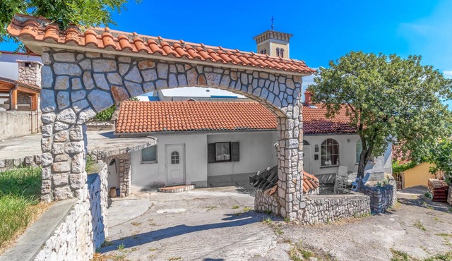 3 bedroom awesome home in Praputnjak