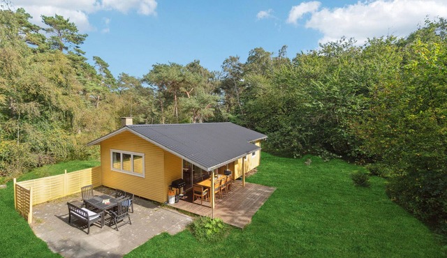 3 bedroom awesome home in Aakirkeby