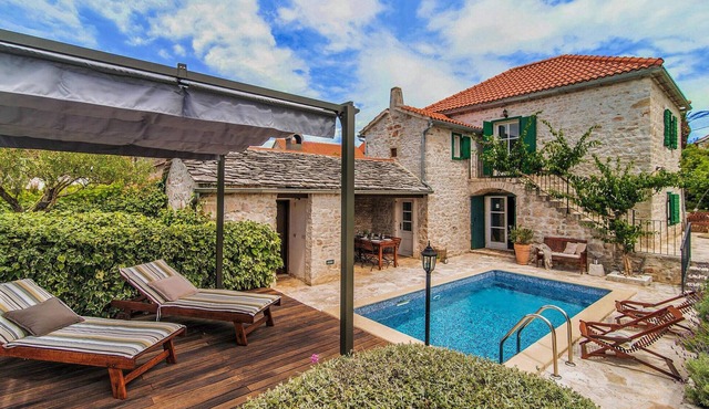 3 bedroom awesome home in Supetar