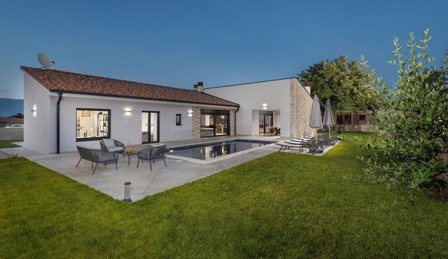3 bedroom awesome home in Krsan