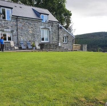 3 Bedroom Barn Conversion with HOT TUB-Garden View - Ty Cerrig Barn