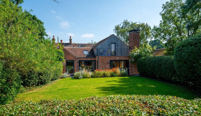 3 bedroom barn retreat retreat tucked away in the beautiful Vale of Belvoir