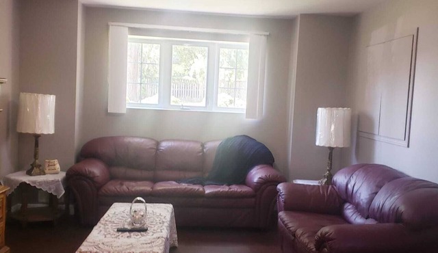 3 Bedroom basement unit with Free Parking , WiFi.