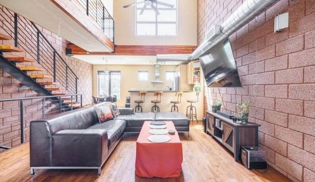 3-bedroom/bath Townhome in fabulous Tempe Walking Distance to ASU with AC, WiFi