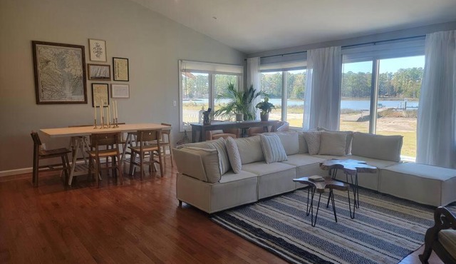 3 Bedroom Bay Home with Private Dock & all the Amenities