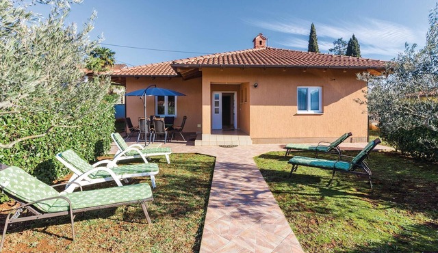 3 bedroom beach front home in Savudrija