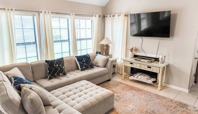 3-bedroom Beach & Golf Getaway: Family Home, Pool